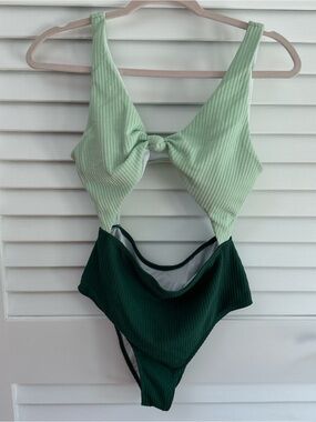 Two-Tone Green Ribbed One-Piece Swimsuit